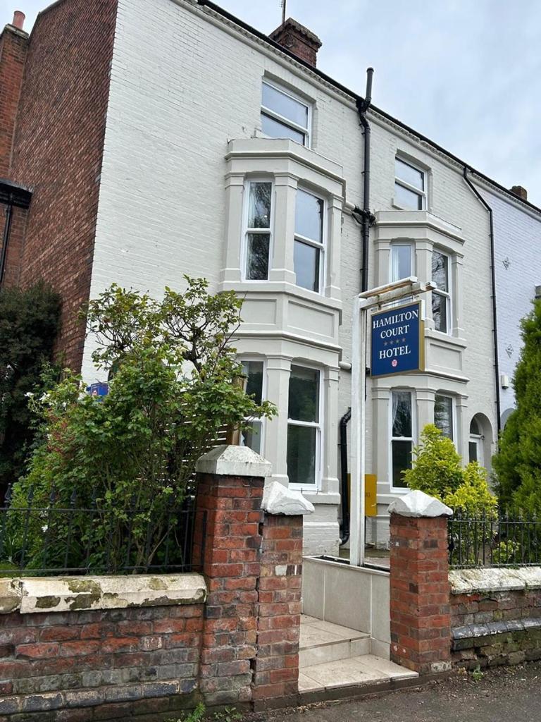 Hamilton Court Hotel Hoole Chester Exterior photo