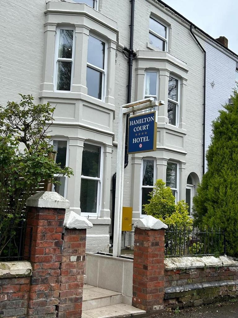 Hamilton Court Hotel Hoole Chester Exterior photo